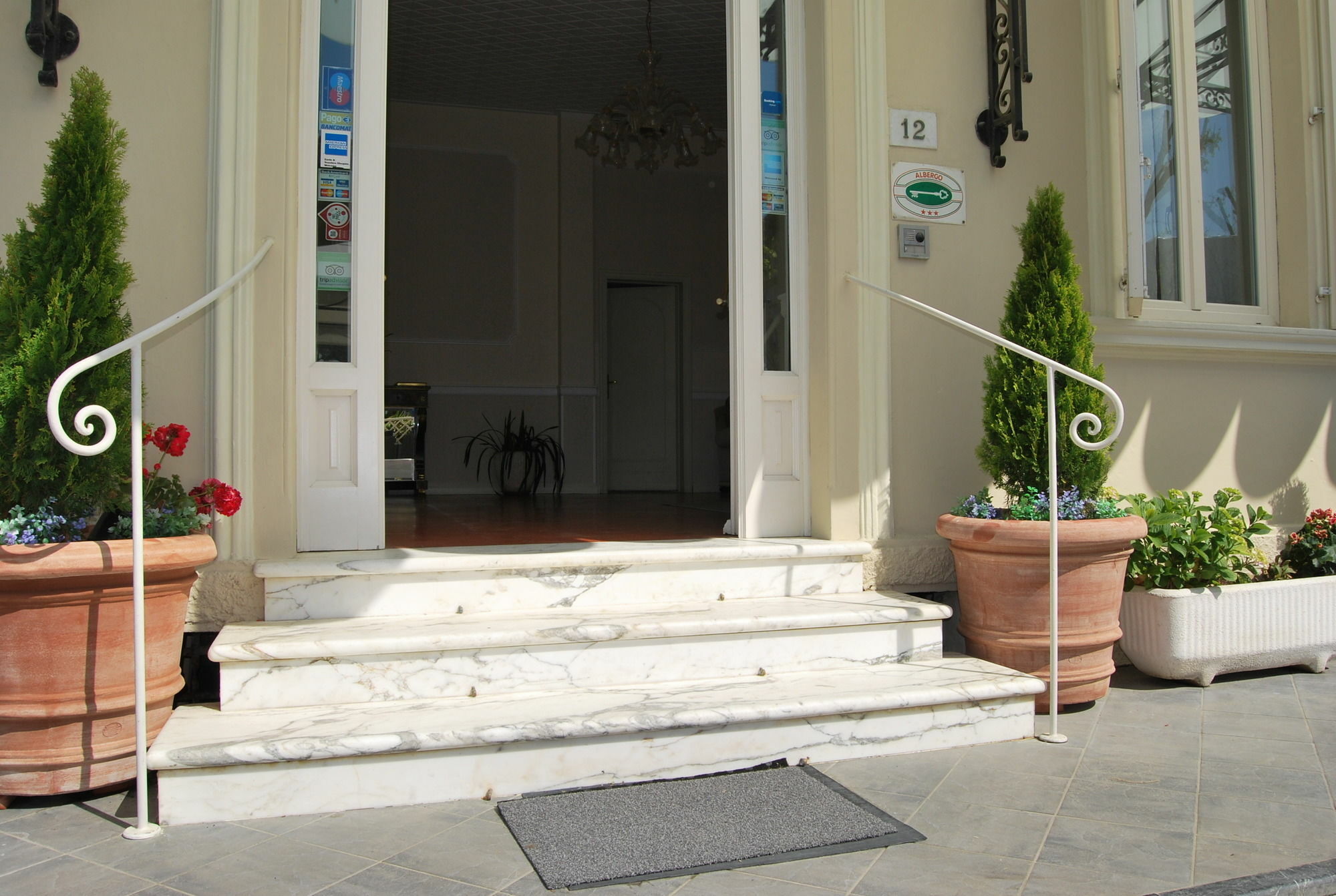 Coluccini 3*